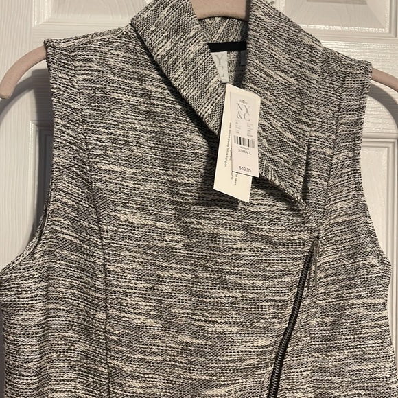 NWT New York & Company asymmetrical zipper sleeveless sweater vest size XS - Picture 5 of 9